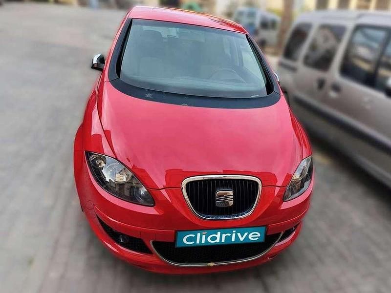 Usado Seat Altea Ecomotive 90 CV (66 kW) 2008 Rojo Monovolumen