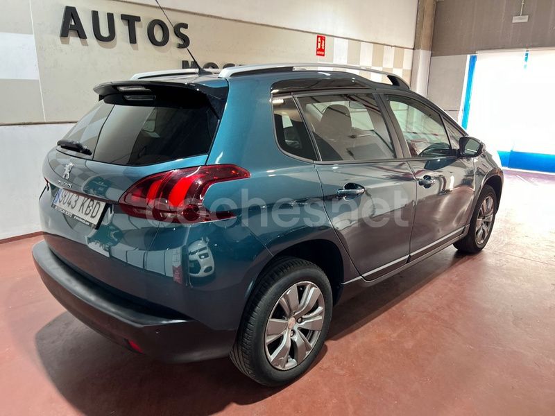 Usado Peugeot 2008 Style 100 CV (73 kW) 2017 Verde SUV