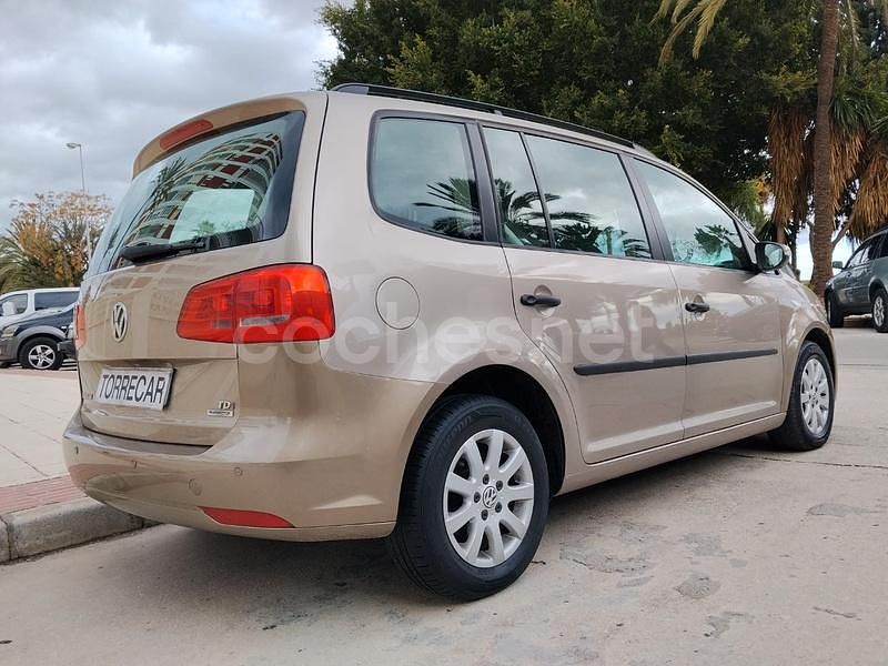 Usado VW Touran Advance 105 CV (77 kW) 2013 Beige Monovolumen