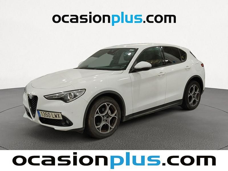 Usado Alfa Romeo Stelvio Sprint 160 CV (117 kW) 2022 Blanco SUV