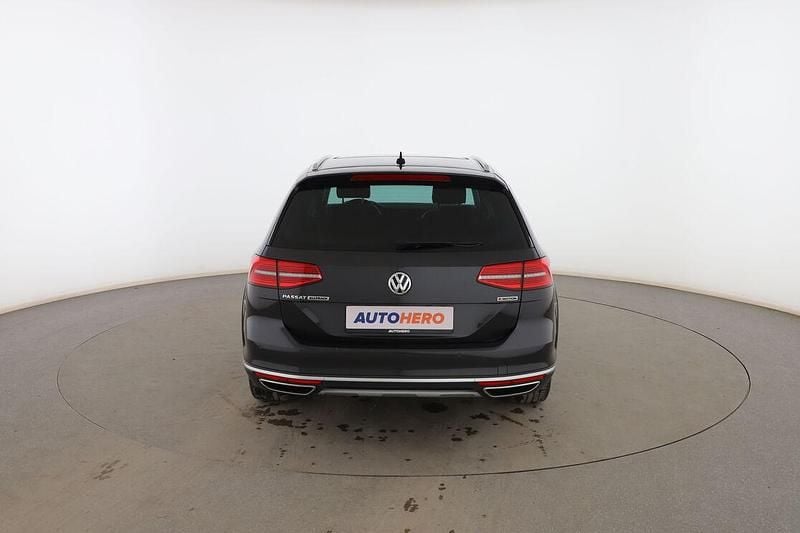 Usado VW Passat Alltrack 190 CV (139 kW) 2019 Gris Familiar
