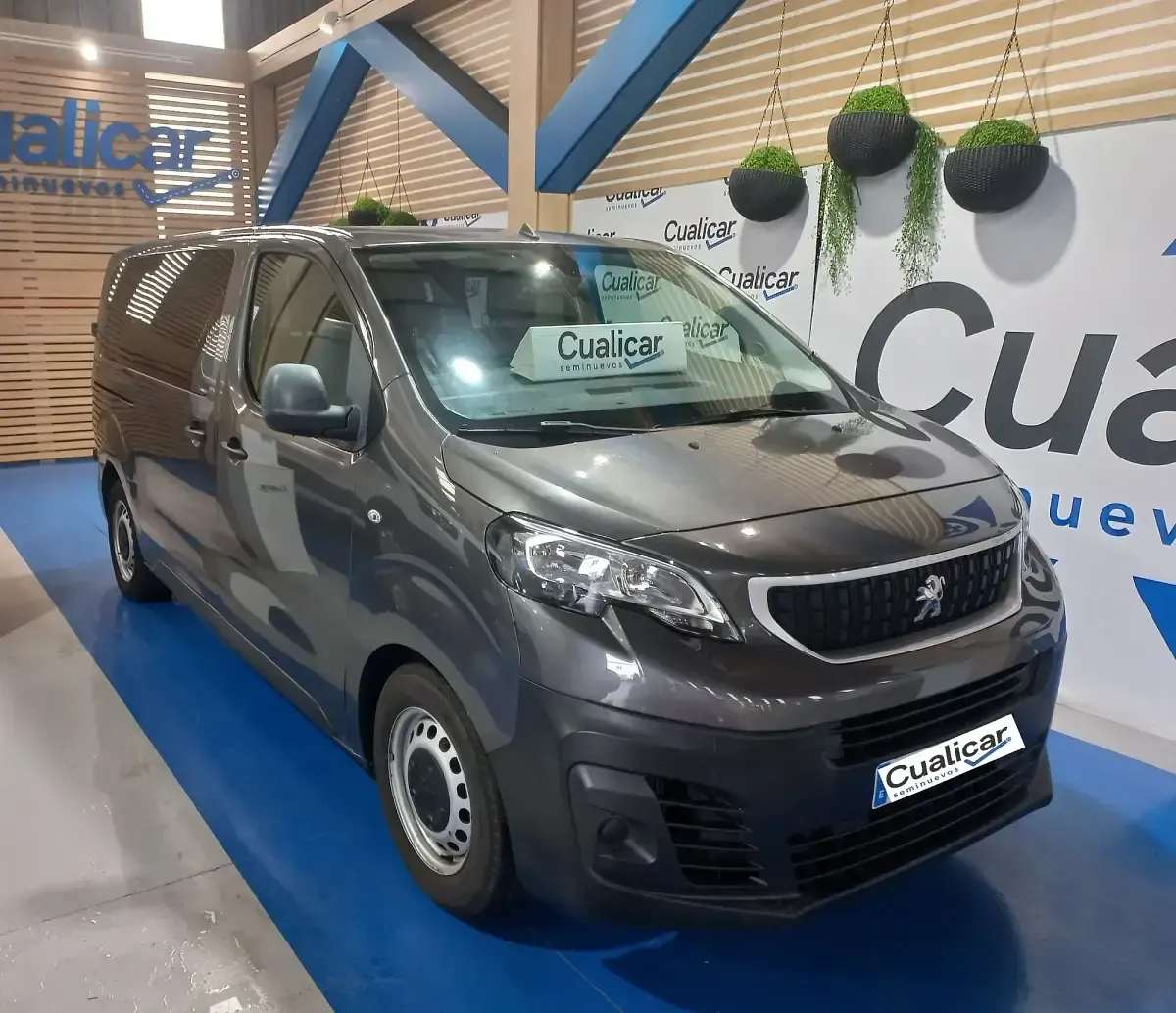 Usado Peugeot Expert S 120 CV (88 kW) 2019 Gris Van