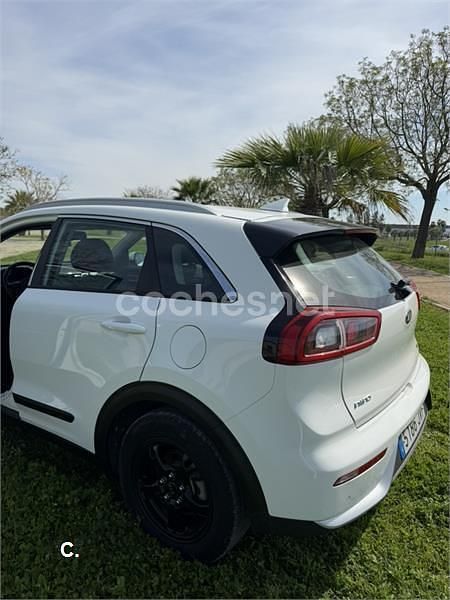 Usado Kia Niro 141 CV (103 kW) 2016 Blanco SUV