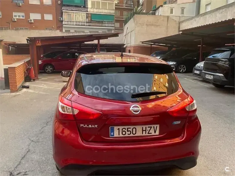 Usado Nissan Pulsar Tekna 110 CV (80 kW) 2014 Rojo Utilitario