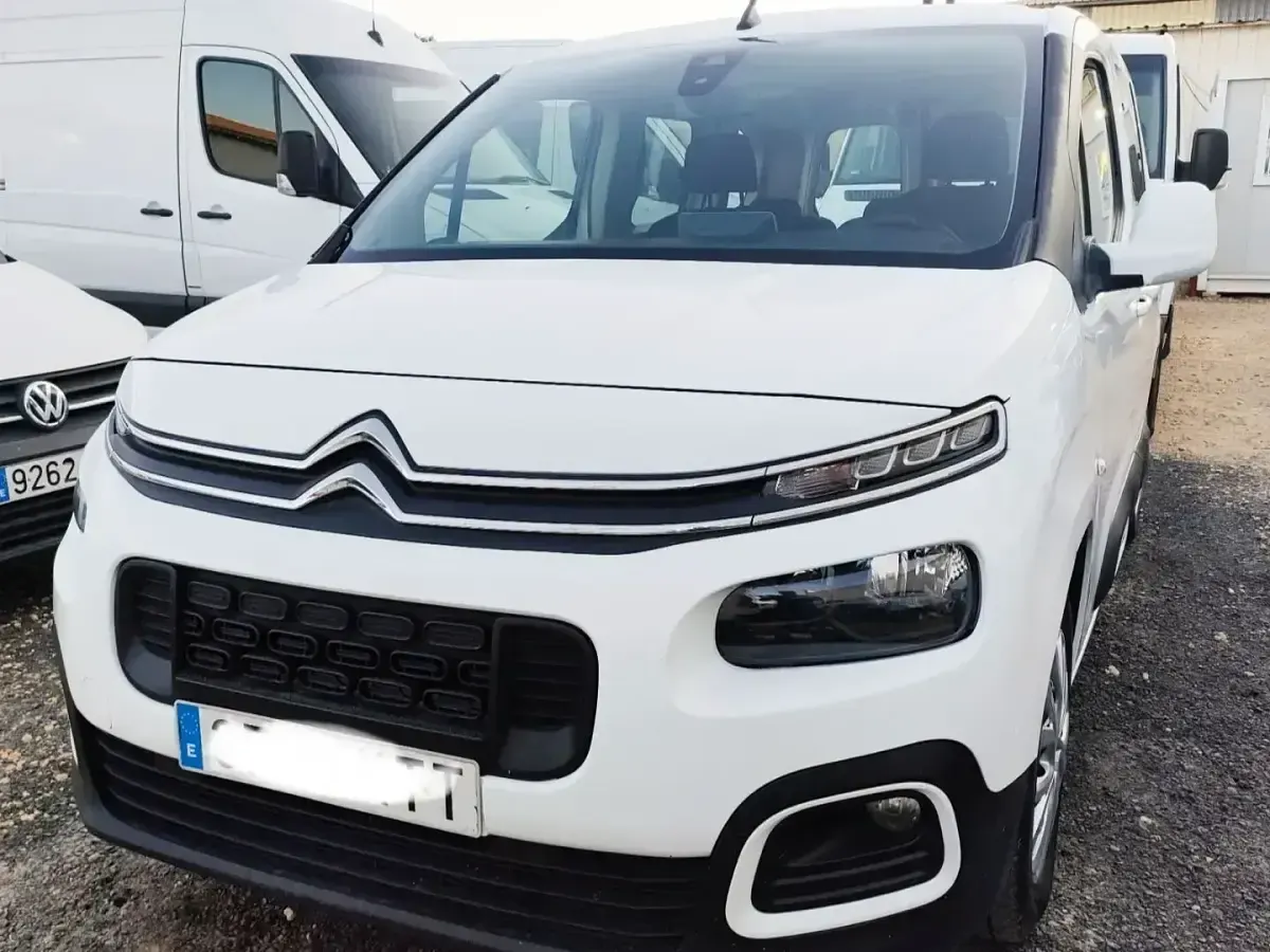 Usado Citroën Berlingo Feel 100 CV (73 kW) 2020 Blanco Monovolumen