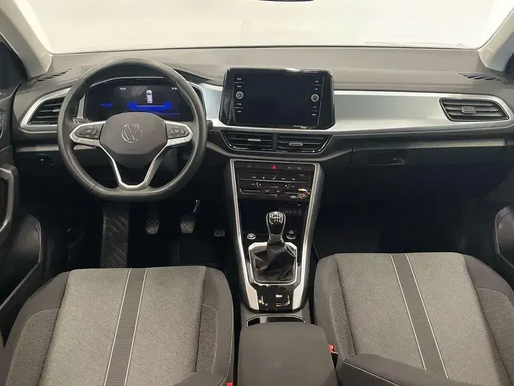 Usado VW T-Roc 115 CV (84 kW) 2025 Gris SUV