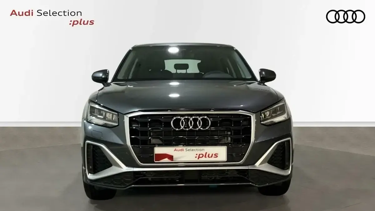 Usado Audi Q2 S-Line 150 CV (110 kW) 2024 Gris SUV