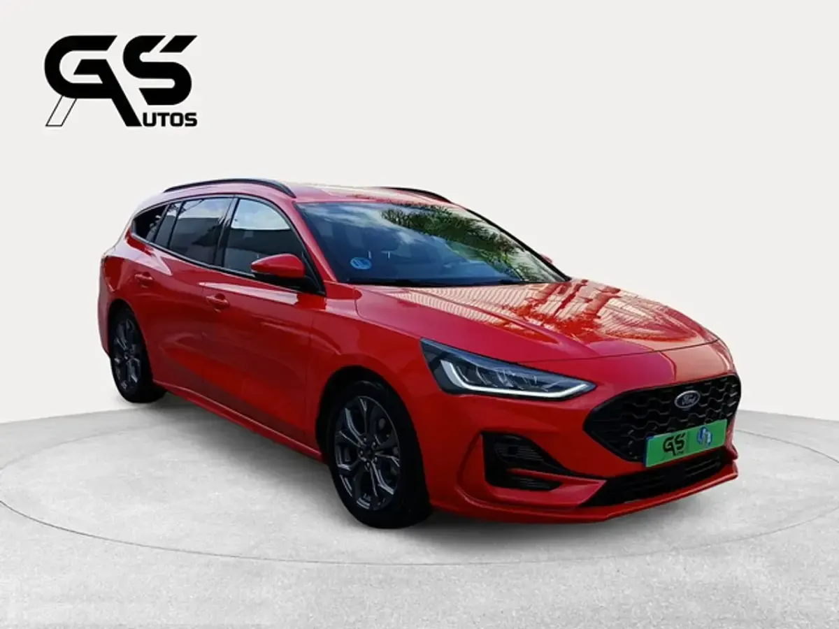 Usado Ford Focus ST-Line 155 CV (114 kW) 2024 Rojo Familiar