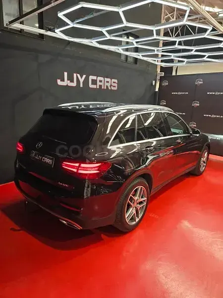 Usado Mercedes GLC220 AMG line 170 CV (125 kW) 2016 Negro SUV