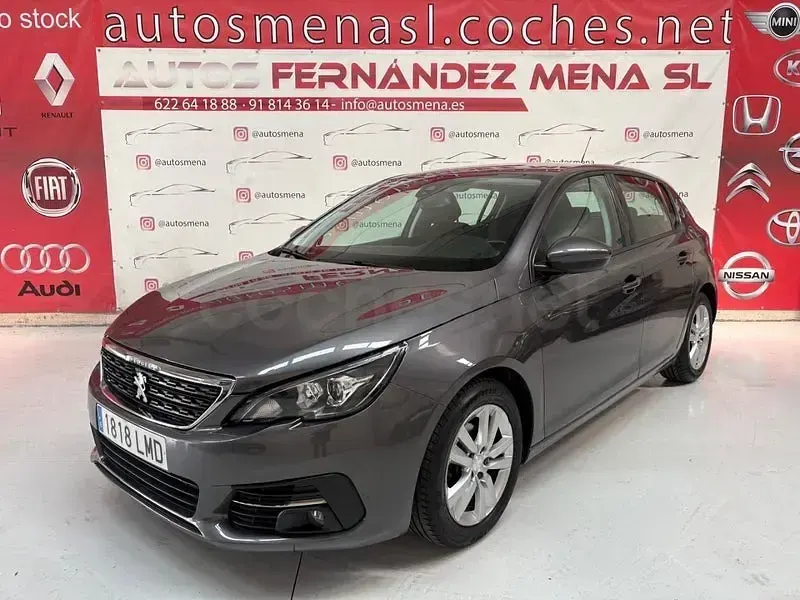 Usado Peugeot 308 Active 100 CV (73 kW) 2020 Gris / plata Berlina