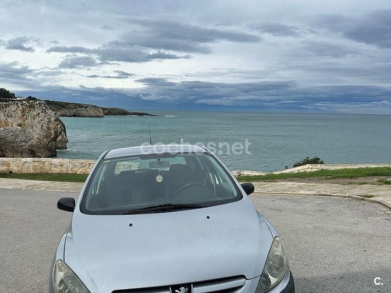 Gris / plata Usado 2003 Peugeot 307 Berlina | 2500 € (Precio justo) - Imagen 1/4