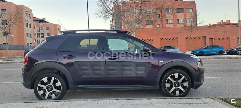 Usado Citroën C4 Feel 82 CV (60 kW) 2016 Violeta / lila Berlina