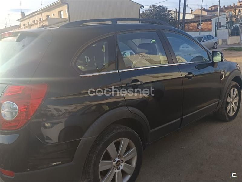 Usado Chevrolet Captiva LT 150 CV (110 kW) 2007 Negro SUV