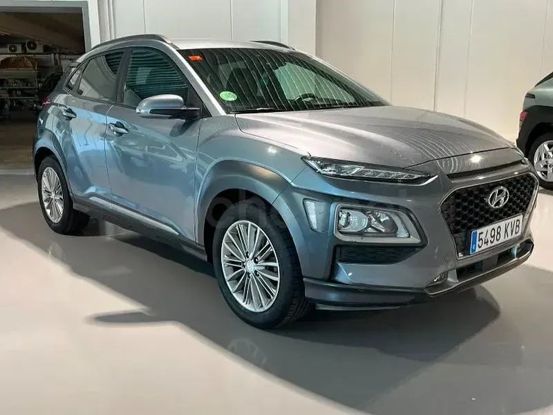 Usado Hyundai Kona 120 CV (88 kW) 2019 Gris / plata SUV