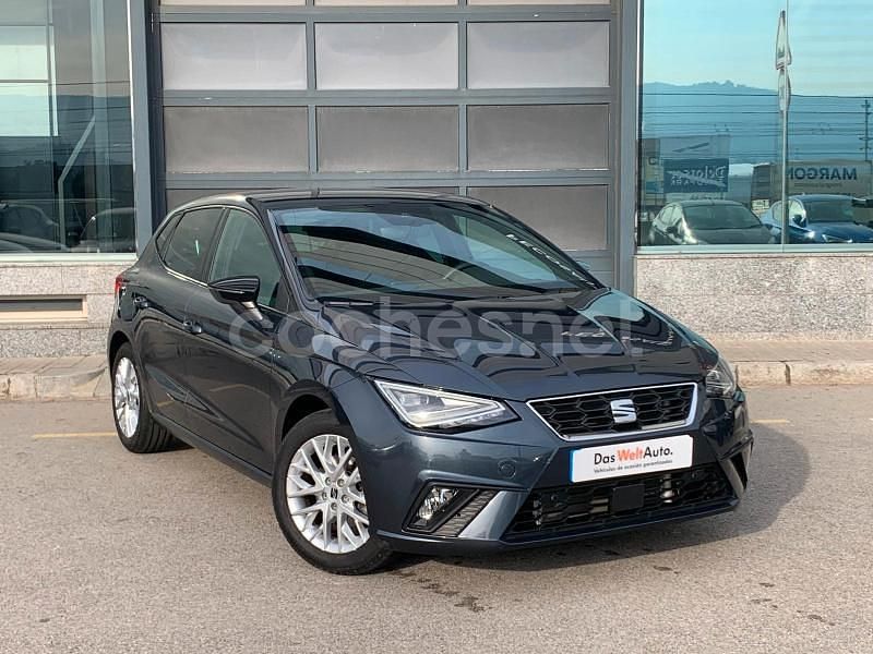 Usado Seat Ibiza FR 115 CV (84 kW) 2025 Gris / plata Berlina