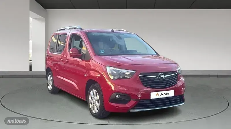 Usado Opel Combo Life Selective 110 CV (80 kW) 2019 Rojo Monovolumen