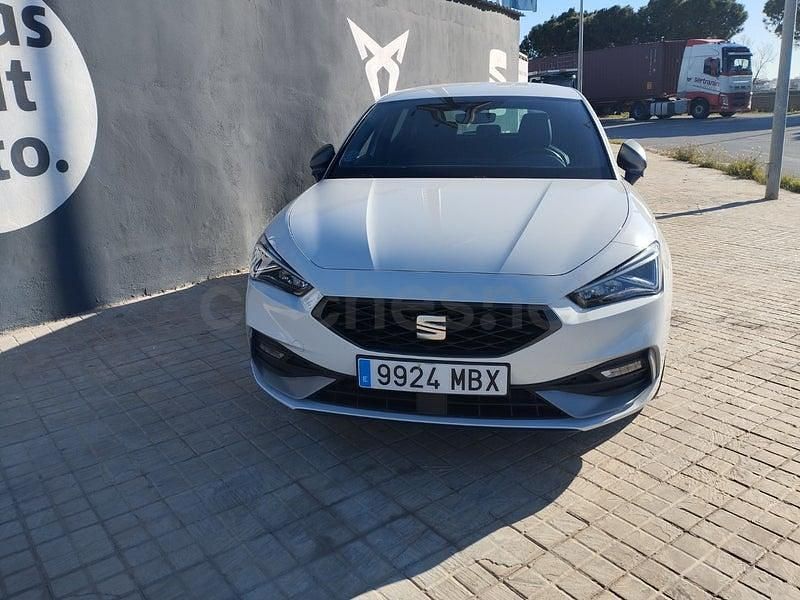 Usado Seat Leon FR 110 CV (80 kW) 2022 Blanco Berlina