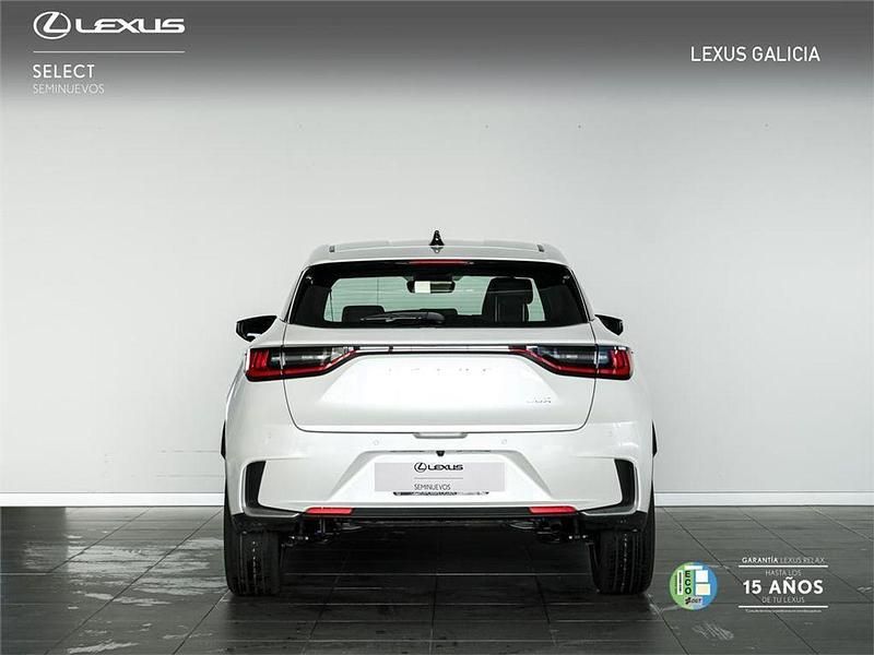 Usado Lexus LBX 136 CV (100 kW) 2026 Blanco SUV