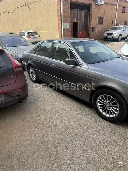 Usado BMW 530 Exclusive 193 CV (141 kW) 2002 Gris / plata Berlina