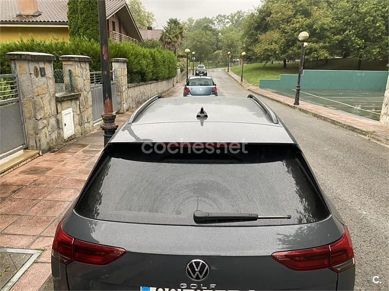 Usado VW Golf VIII 115 CV (84 kW) 2020 Gris / plata Familiar