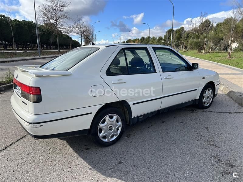 Usado Seat Toledo 100 CV (73 kW) 1998 Blanco Berlina