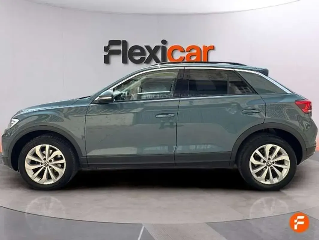 Usado VW T-Roc Business 150 CV (110 kW) 2024 Azul SUV