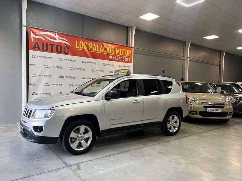 Usado Jeep Compass Sport 136 CV (100 kW) 2013 Gris SUV