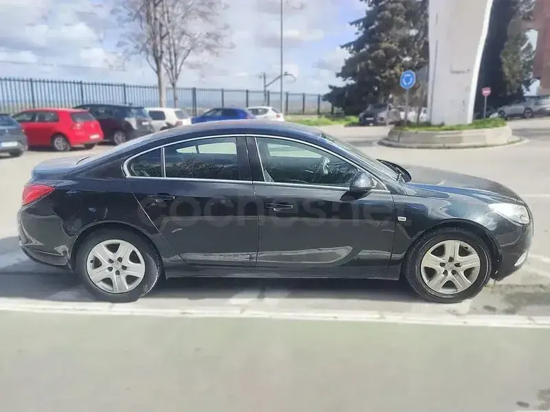 Usado Opel Insignia Edition 131 CV (96 kW) 2011 Negro Berlina