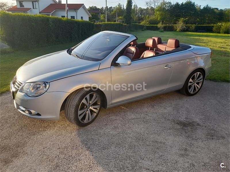 Usado VW Eos 200 CV (147 kW) 2008 Gris / plata Descapotable
