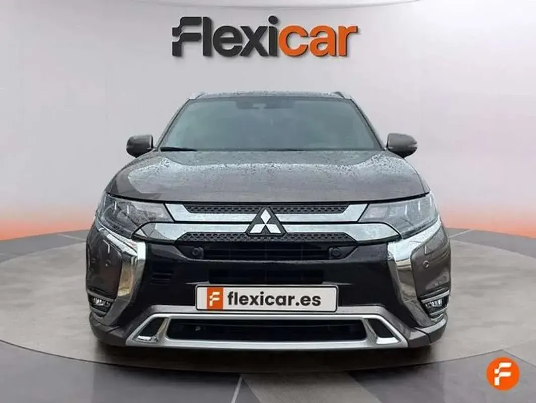 Usado Mitsubishi Outlander P-HEV 224 CV (164 kW) 2019 Marrón SUV