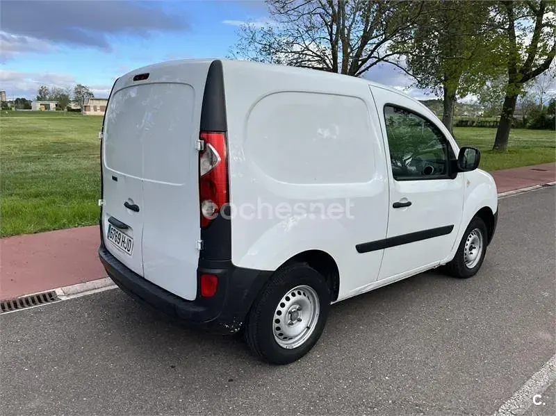 Usado Renault Kangoo 75 CV (55 kW) 2012 Blanco Monovolumen