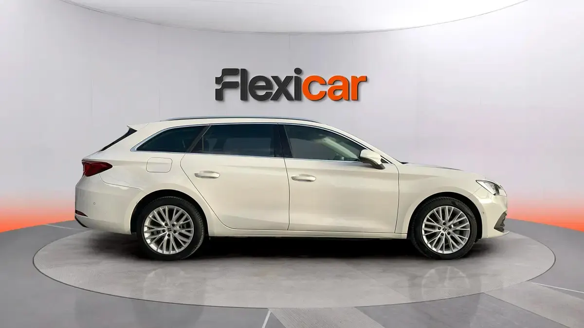 Usado Seat Leon XCELLENCE 204 CV (150 kW) 2021 Blanco Familiar