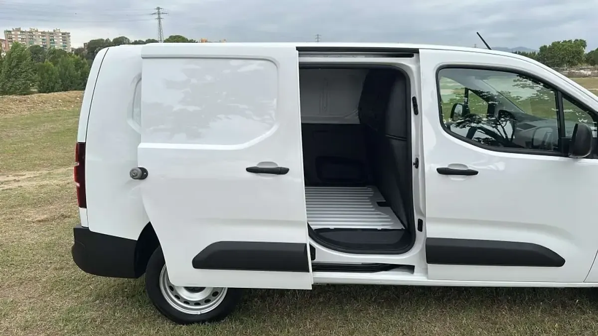Usado Peugeot Partner S 102 CV (75 kW) 2022 Blanco Monovolumen