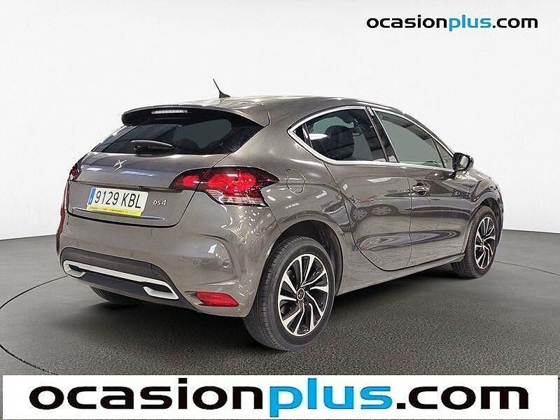 Usado DS Automobiles DS4 Style 120 CV (88 kW) 2017 Gris Utilitario