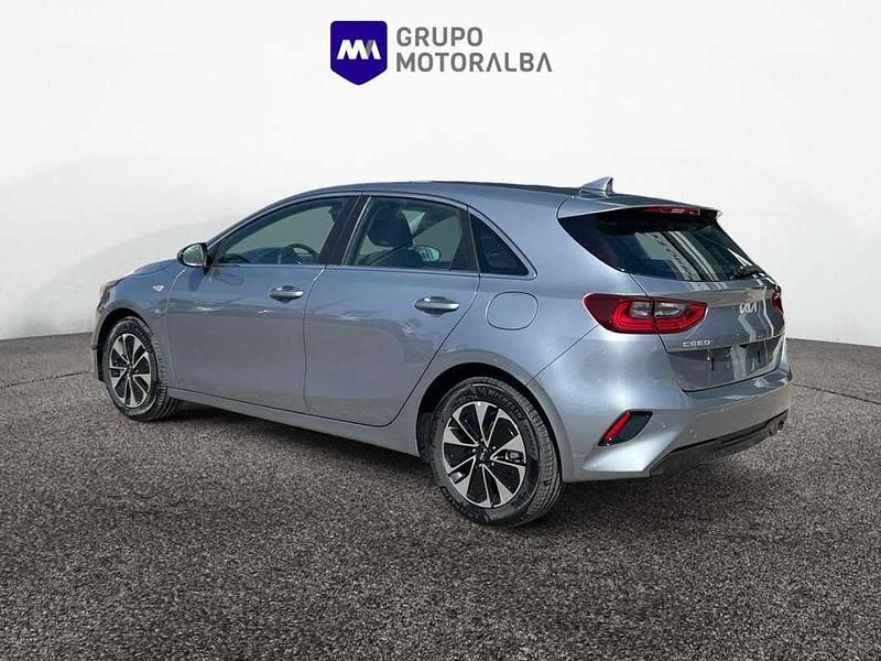 Nuevo Kia Ceed 101 CV (74 kW) 2025 Plateado Utilitario