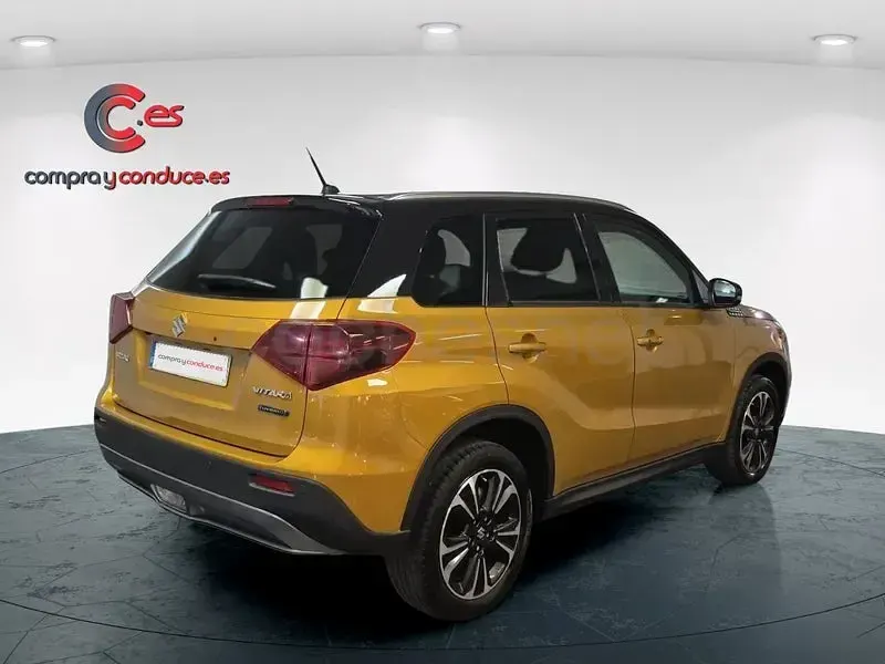 Usado Suzuki Vitara GLX 116 CV (85 kW) 2022 Amarillo SUV