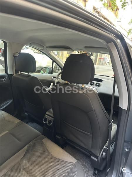 Gris / plata Usado 2008 Peugeot 308 Sport Berlina | 4000 € (Buen precio) - Imagen 1/4