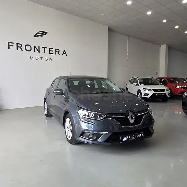 Usado Renault Mégane Business 95 CV (69 kW) 2020 Gris / plata Berlina