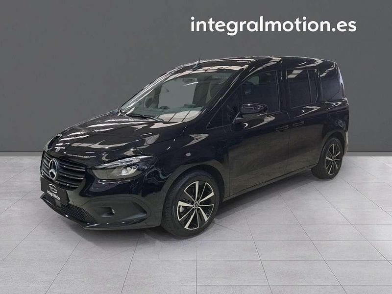 Negro Nuevo 2025 Mercedes 180 Berlina | 32.975 € (Precio justo) - Imagen 1/4