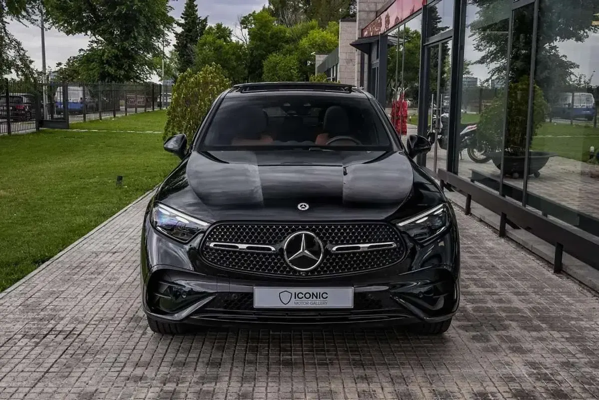 Usado Mercedes GLC300 269 CV (197 kW) 2025 Negro SUV