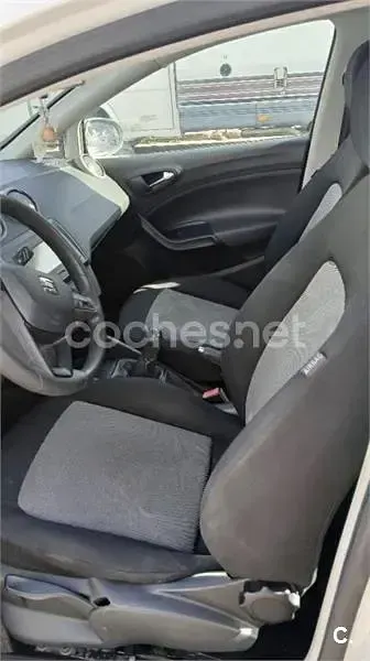 Usado Seat Ibiza Reference 90 CV (66 kW) 2016 Blanco Berlina