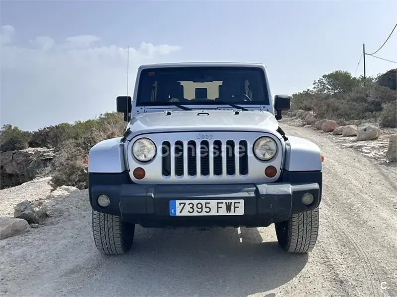 Usado Jeep Wrangler Unlimited Sahara 177 CV (130 kW) 2007 Gris / plata SUV