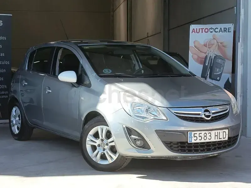 Usado Opel Corsa Selective 85 CV (62 kW) 2012 Gris / plata Utilitario