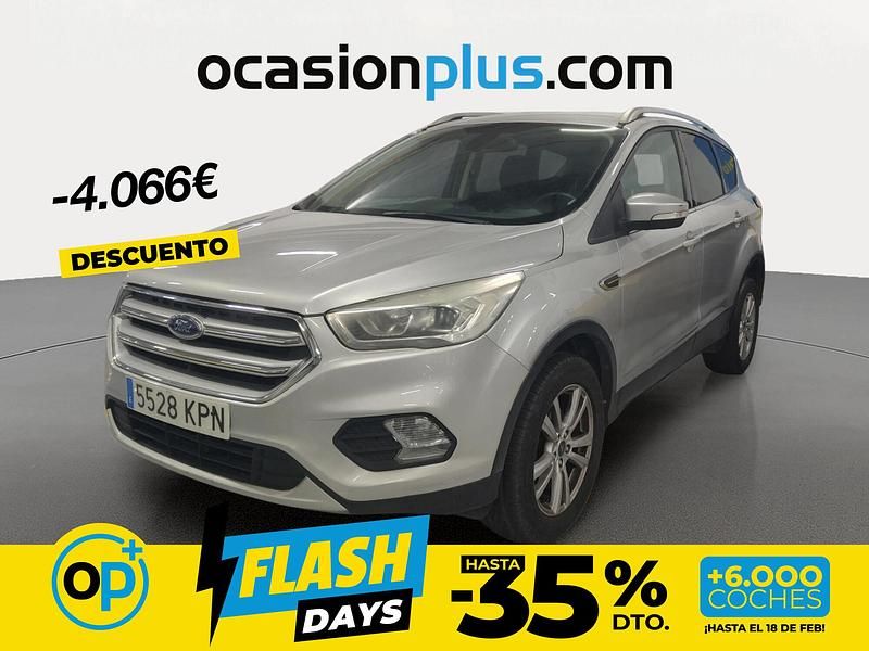 Usado Ford Kuga Trend 120 CV (88 kW) 2018 Gris / plata SUV