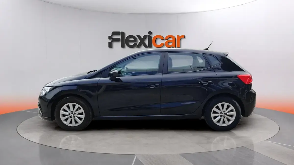 Usado Seat Ibiza Style 95 CV (69 kW) 2021 Gris Utilitario
