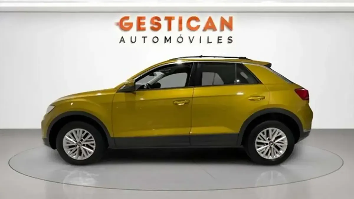 Usado VW T-Roc Edition 110 CV (80 kW) 2021 Amarillo SUV