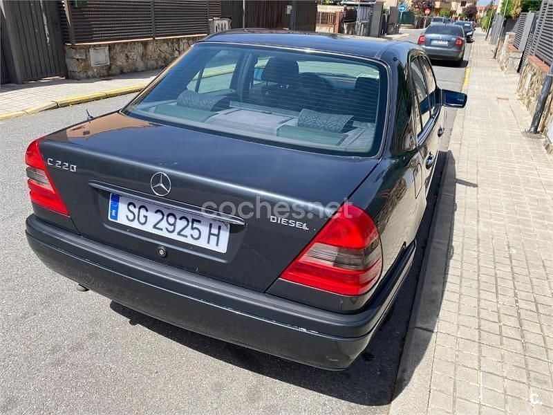 Usado Mercedes C220 Elegance 95 CV (69 kW) 1995 Negro Berlina