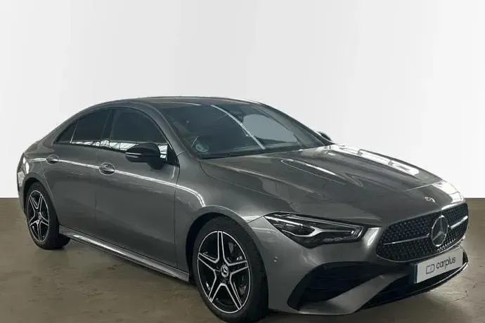 Usado Mercedes CLA200 163 CV (119 kW) 2025 Berlina