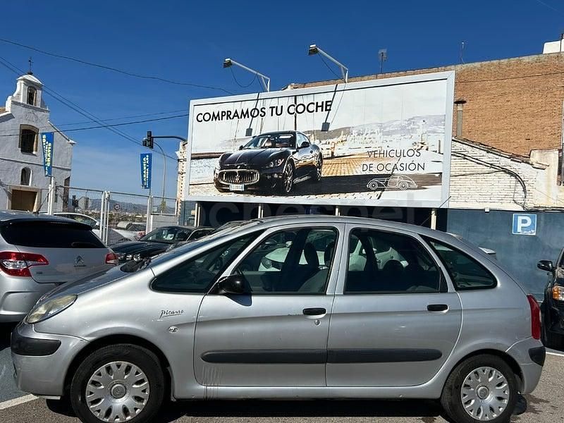 Usado Citroën Xsara Picasso Exclusive 92 CV (67 kW) 2007 Gris / plata Monovolumen
