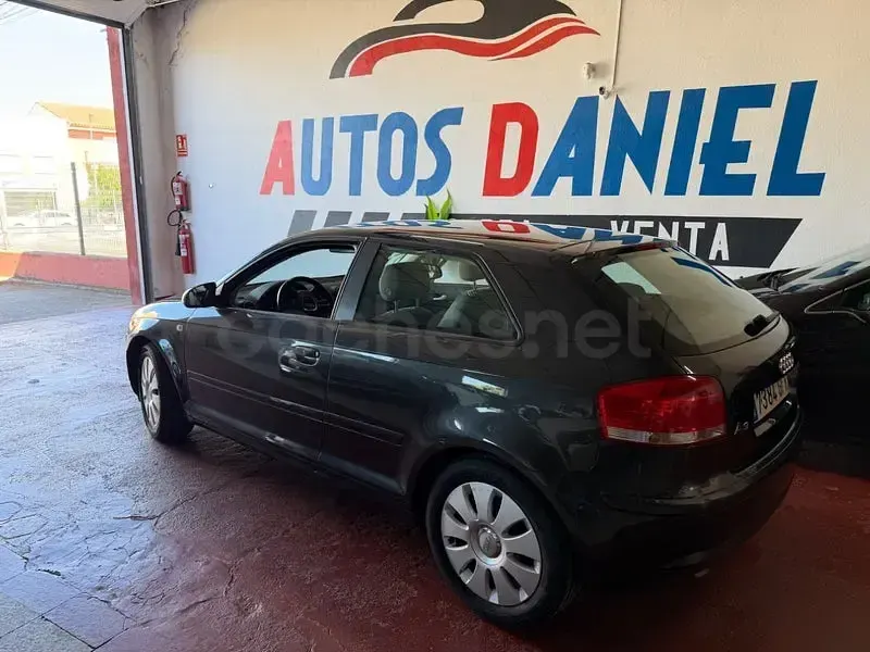 Usado Audi A3 Ambiente 105 CV (77 kW) 2009 Gris / plata Utilitario